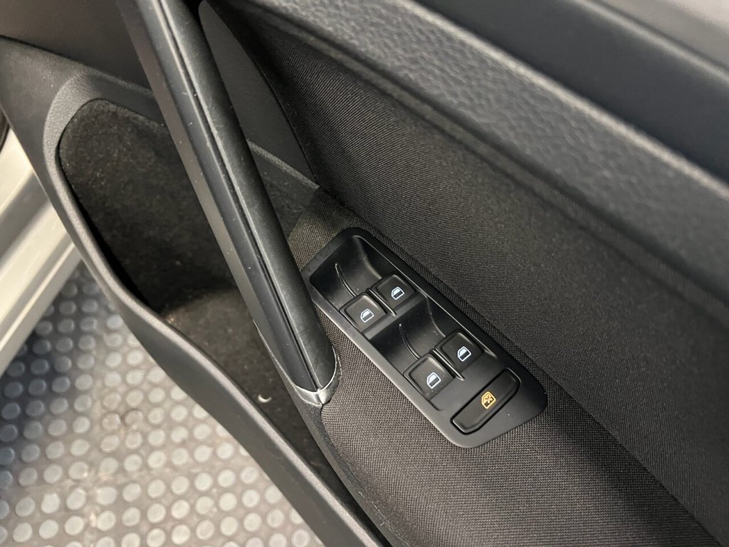 Used Volkswagen Golf 2015 for sale - 76345240: Photo 24