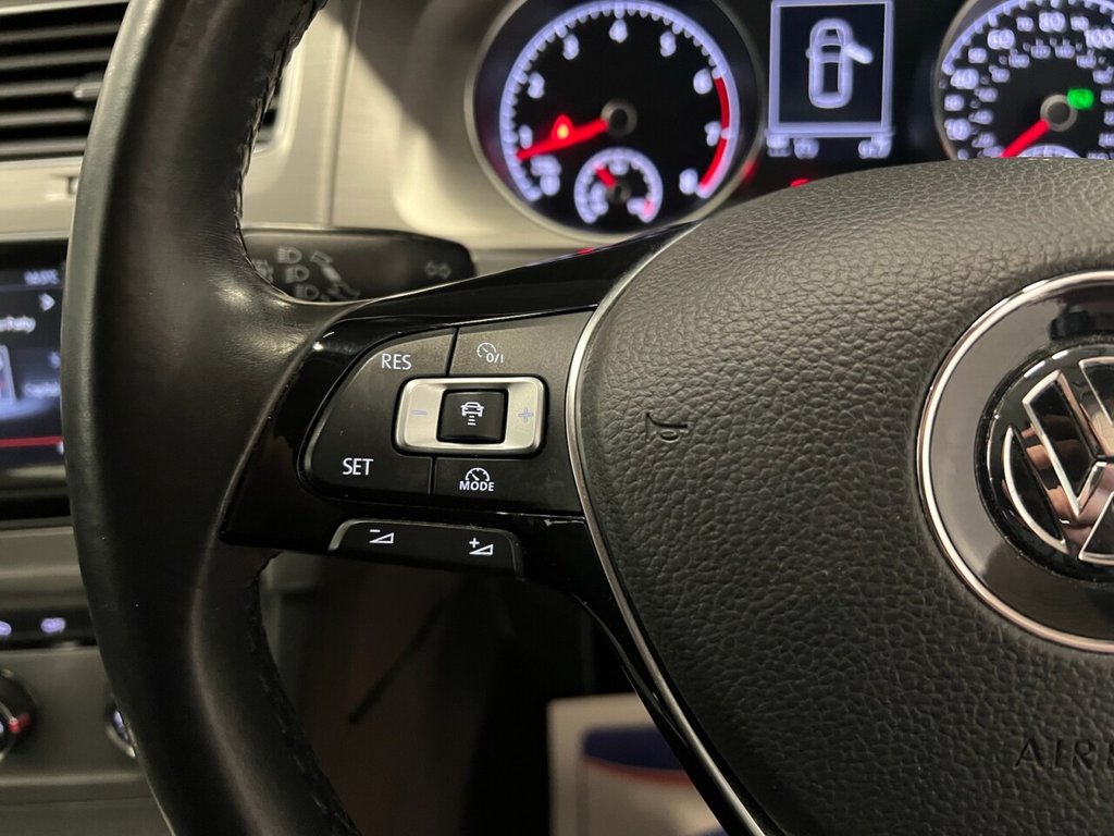 Used Volkswagen Golf 2015 for sale - 76345240: Photo 32