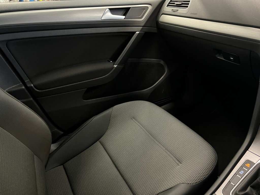 Used Volkswagen Golf 2015 for sale - 76345240: Photo 34