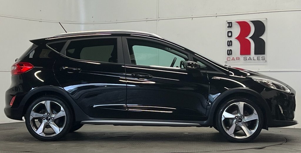 Used Ford Fiesta 2018 for sale - 77666842: Photo 2