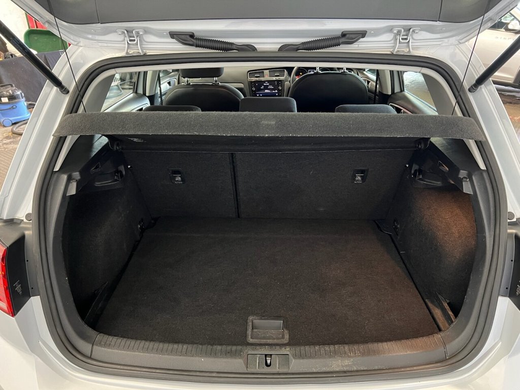 Used Volkswagen Golf 2017 for sale - 76386611: Photo 14