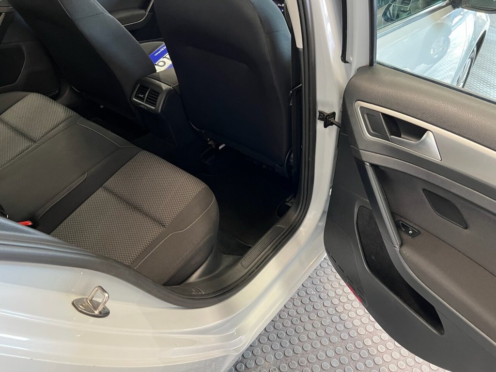 Used Volkswagen Golf 2017 for sale - 76386611: Photo 15