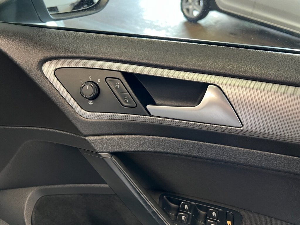Used Volkswagen Golf 2017 for sale - 76386611: Photo 23
