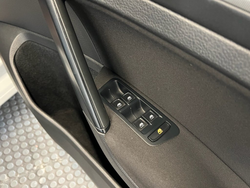 Used Volkswagen Golf 2017 for sale - 76386611: Photo 24