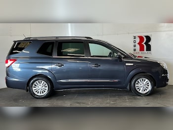 Used Ssangyong Turismo 2016 for sale - 78350326: Photo