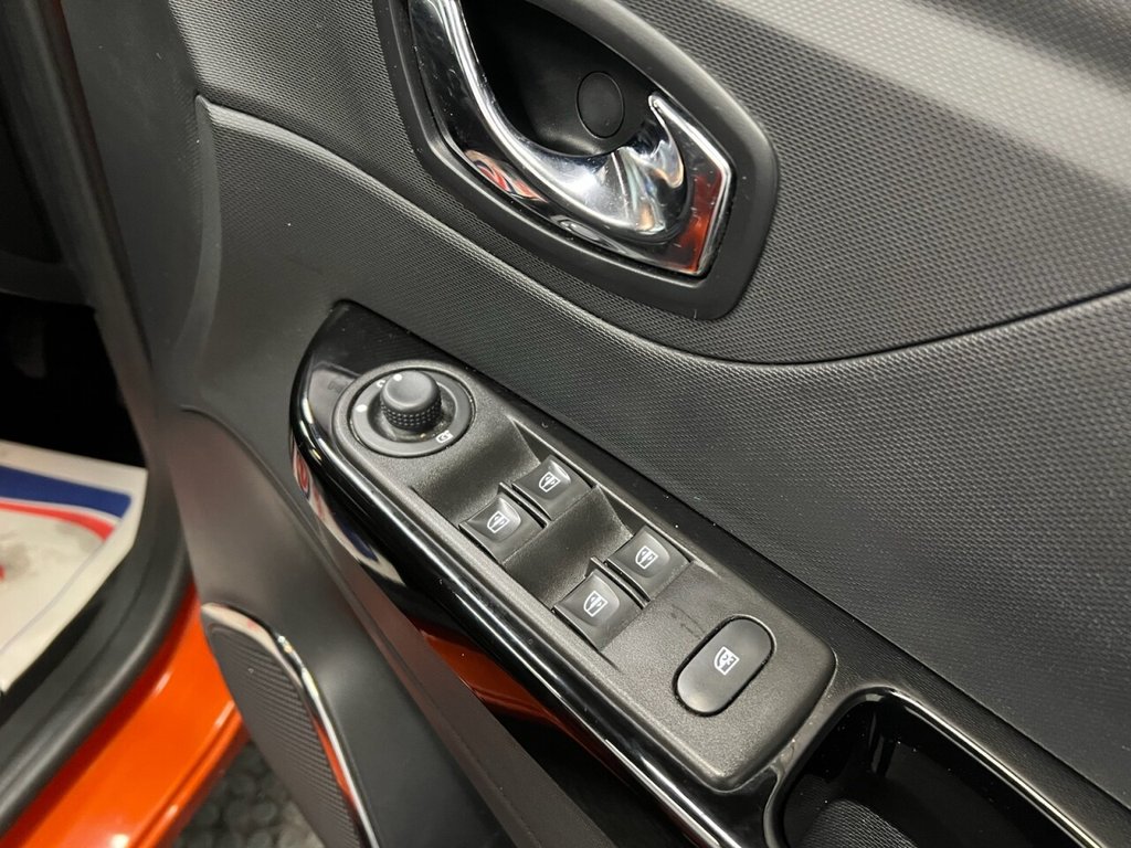 Used Renault Captur 2014 for sale - 76783357: Photo 21