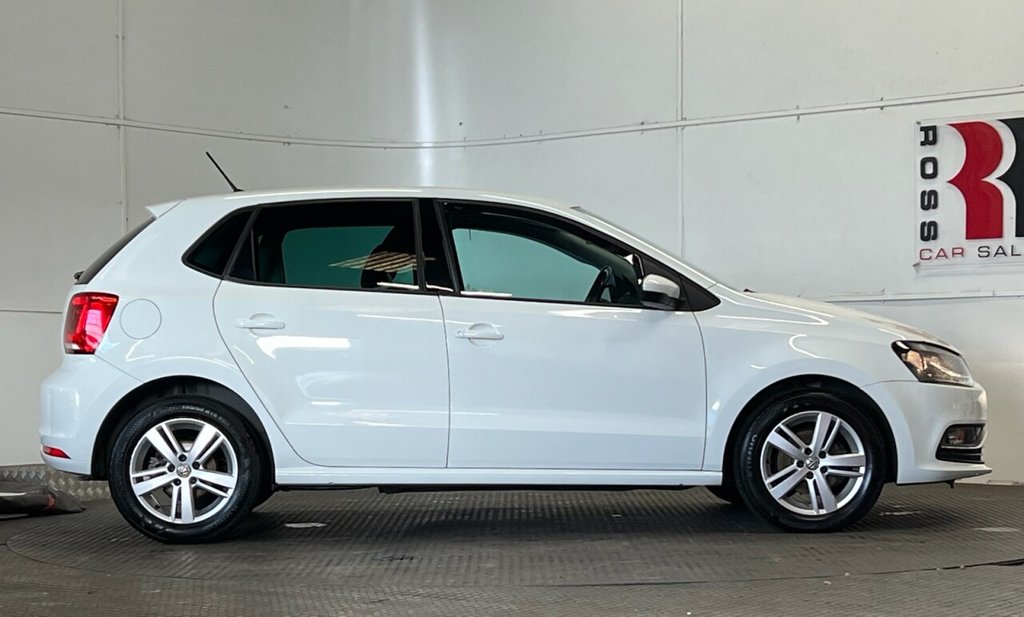 Used Volkswagen Polo 2017 for sale - 76740651: Photo 2