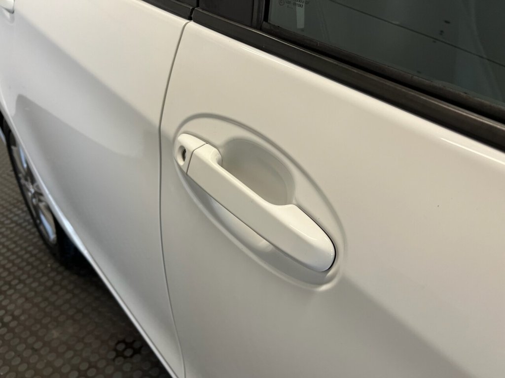 Used Toyota Yaris 2013 for sale - 76406401: Photo 11