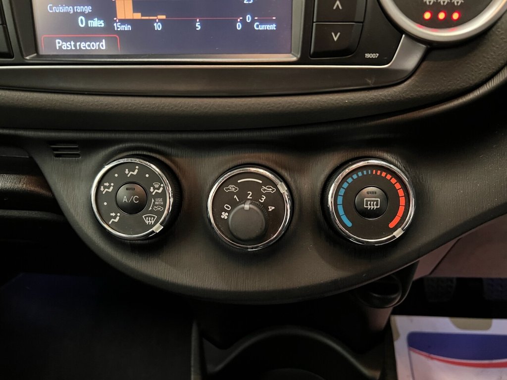 Used Toyota Yaris 2013 for sale - 76406401: Photo 24