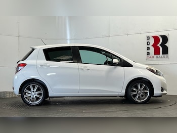 Used Toyota Yaris 2013 for sale - 76406401: Photo