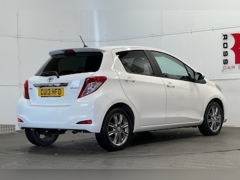 Used Toyota Yaris 2013 for sale - 76406401: Photo