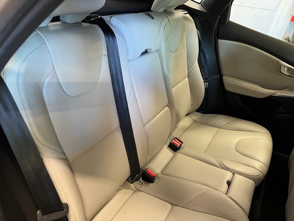 Used Volvo V40 2018 for sale - 77383512: Photo 17