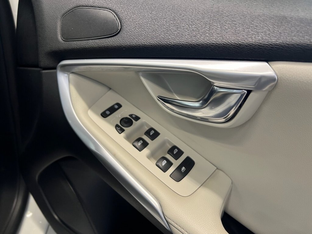 Used Volvo V40 2018 for sale - 77383512: Photo 23