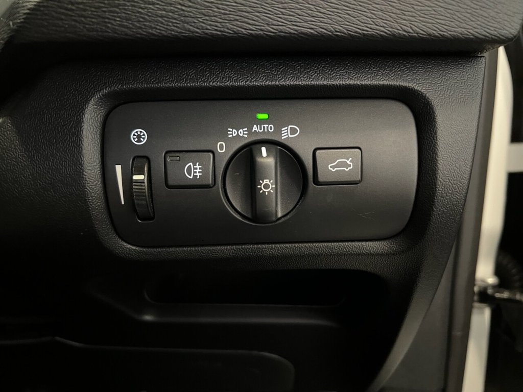 Used Volvo V40 2018 for sale - 77383512: Photo 33