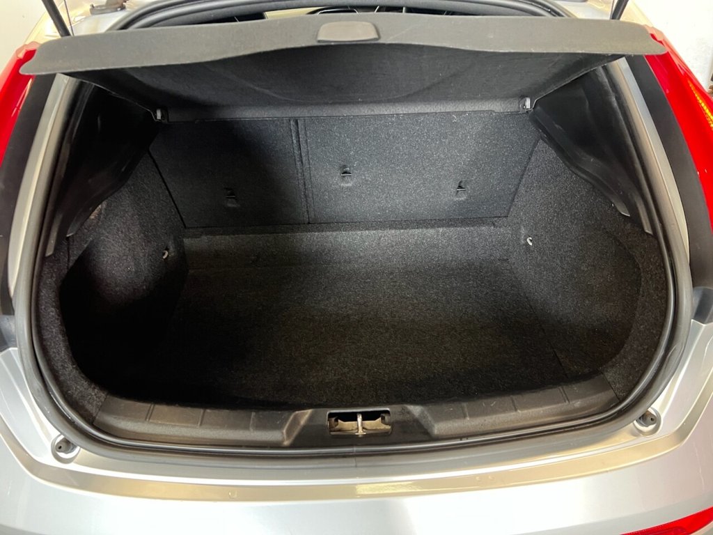 Used Volvo V40 2016 for sale - 77835413: Photo 14