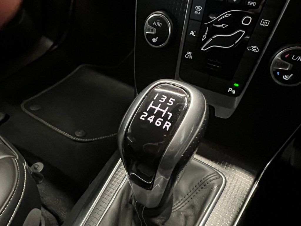 Used Volvo V40 2016 for sale - 77835413: Photo 24