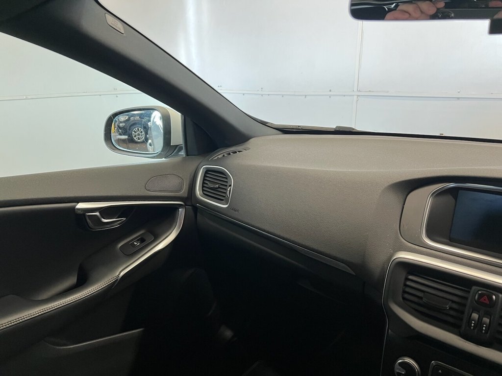 Used Volvo V40 2016 for sale - 77835413: Photo 30