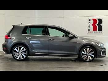Used Volkswagen Golf 2018 for sale - 73102896: Photo
