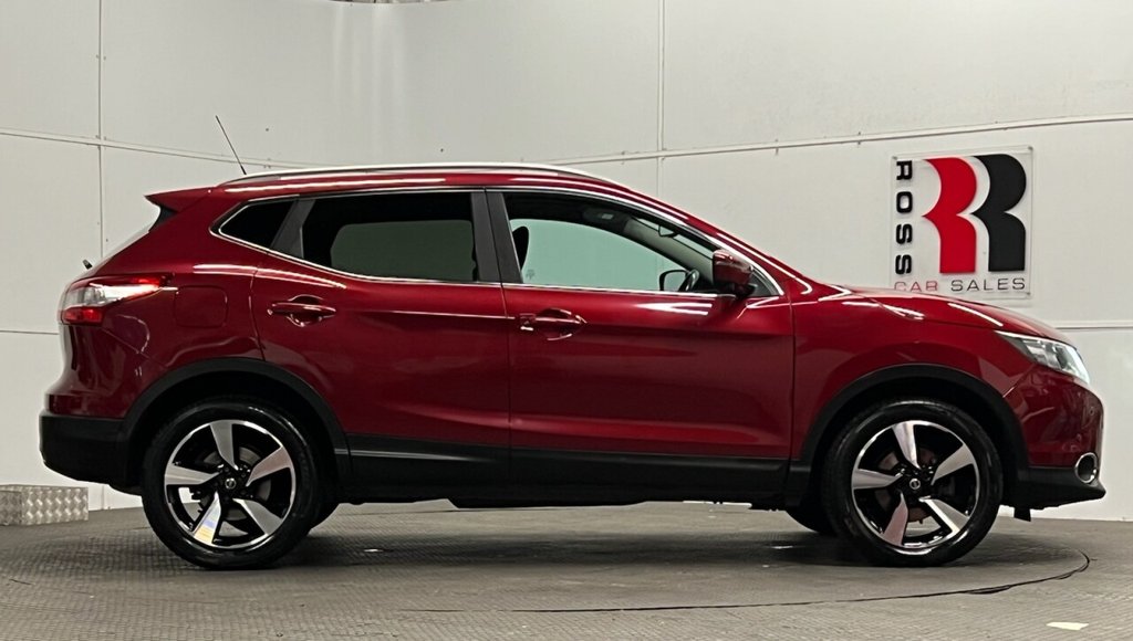 Used Nissan Qashqai 2017 for sale - 76582157: Photo 2