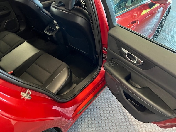 Used Volvo V60 2019 for sale - 75685043: Photo 16