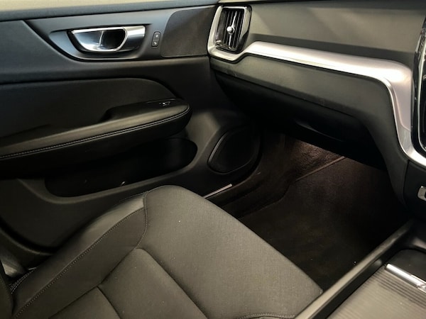 Used Volvo V60 2019 for sale - 75685043: Photo 35