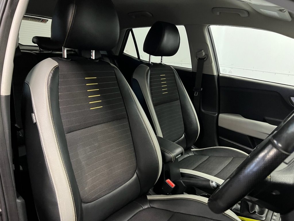 Used Kia Stonic 2018 for sale - 77820892: Photo 21