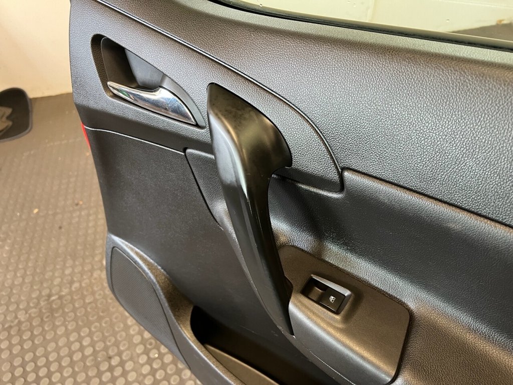 Used Vauxhall Meriva 2015 for sale - 76632039: Photo 17