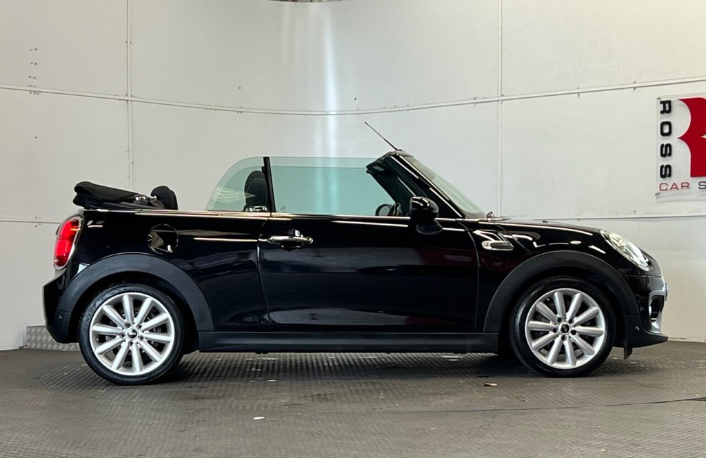 Used MINI Convertible 2018 for sale - 76395808: Photo 2
