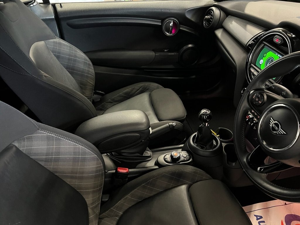 Used MINI Convertible 2018 for sale - 76395808: Photo 27