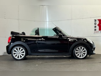Used MINI Convertible 2018 for sale - 76395808: Photo