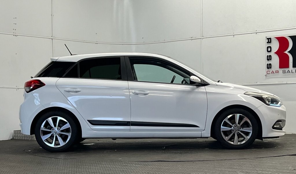 Used Hyundai i20 2017 for sale - 76546495: Photo 2