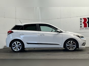 Used Hyundai i20 2017 for sale - 76546495: Photo