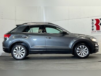 Used Volkswagen T-Roc 2018 for sale - 77451806: Photo