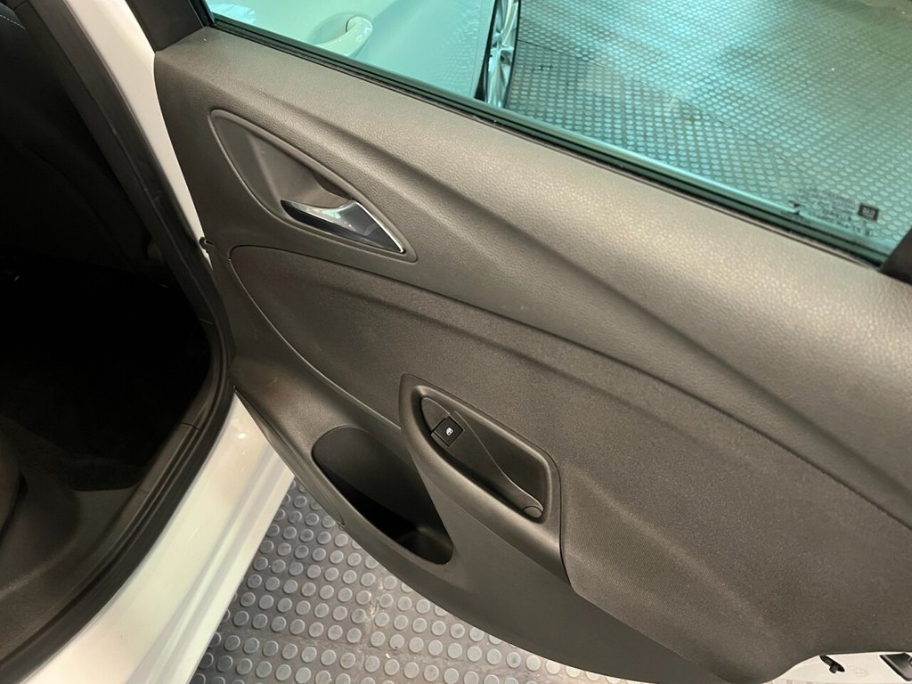 Used Vauxhall Astra 2018 for sale - 76291560: Photo 18