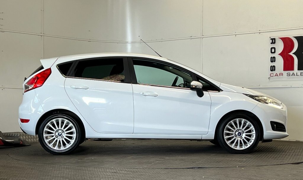 Used Ford Fiesta 2015 for sale - 76740071: Photo 2