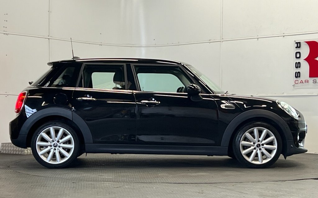 Used MINI Hatch 2019 for sale - 77408150: Photo 2