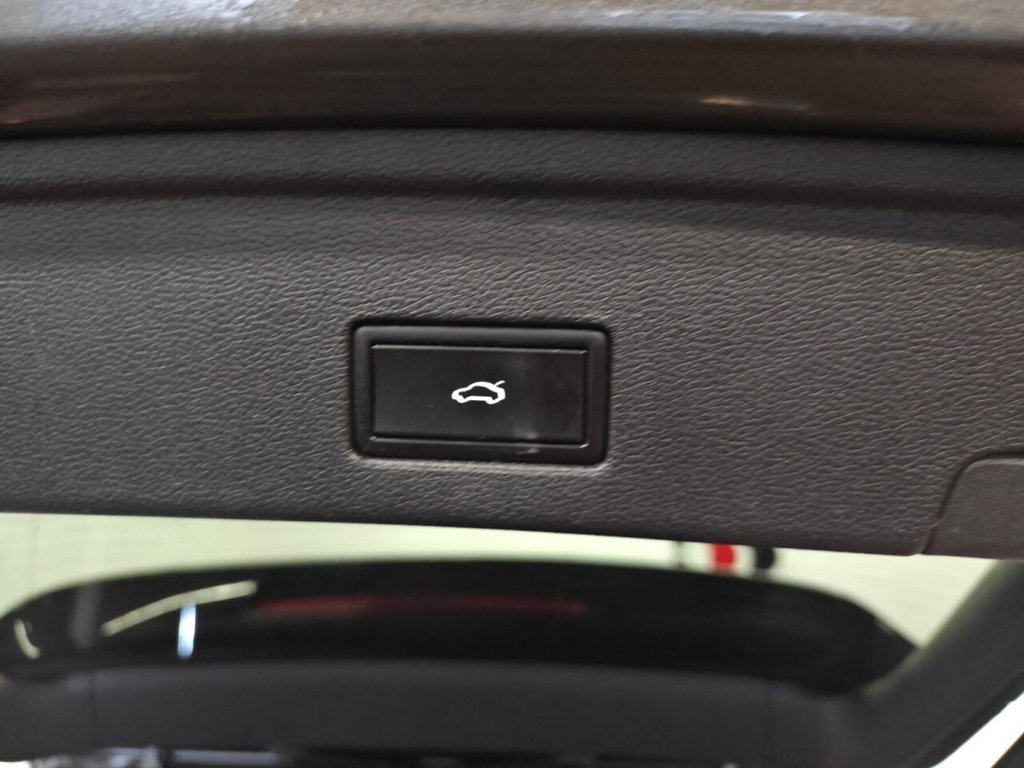 Used Volkswagen Touareg 2018 for sale - 77780270: Photo 15