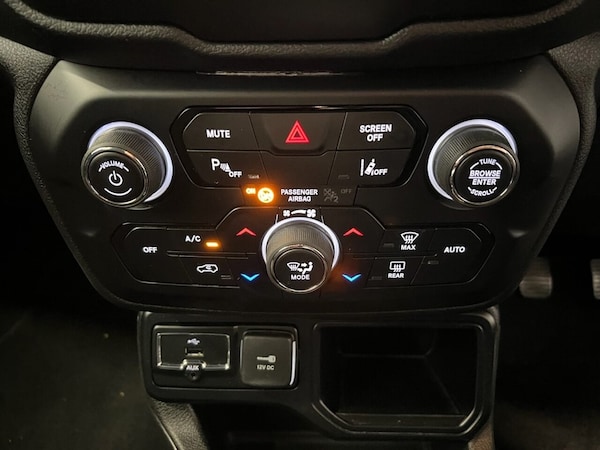 Used Jeep Renegade 2020 for sale - 75666513: Photo 25