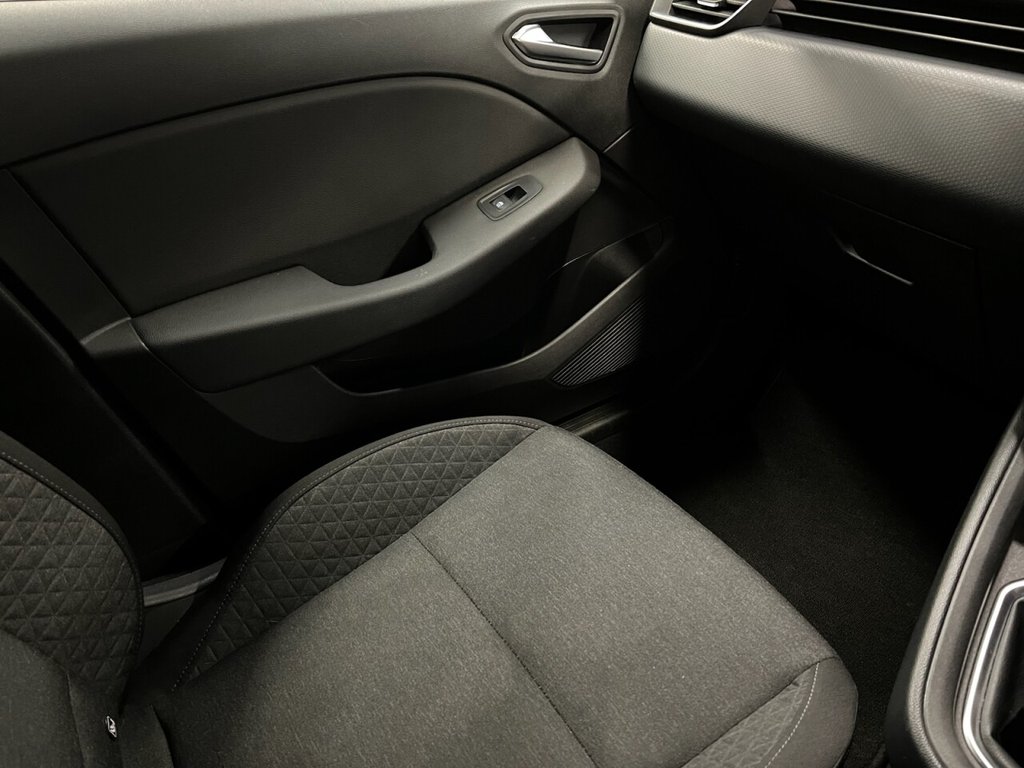 Used Renault Clio 2020 for sale - 77368850: Photo 35