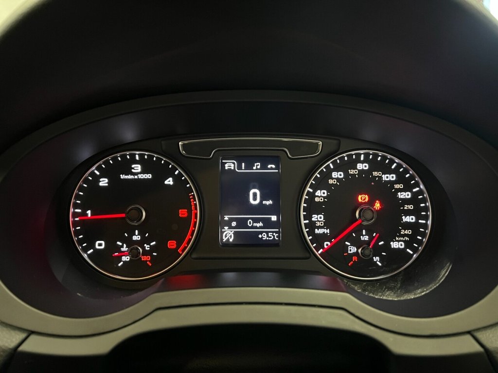 Used Audi Q3 2015 for sale - 77226798: Photo 32