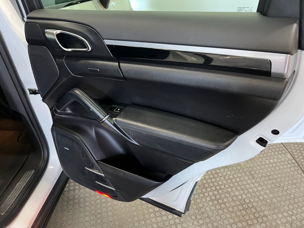 Used Porsche Cayenne 2014 for sale - 78181885: Photo 16