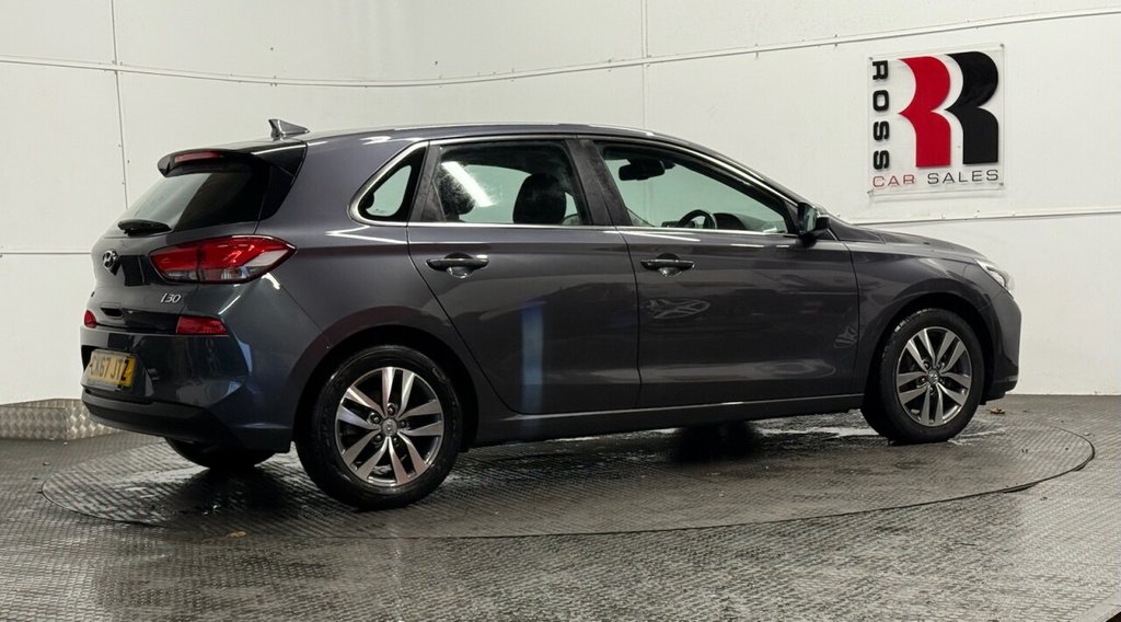 Used Hyundai i30 2017 for sale - 76469712: Photo 2