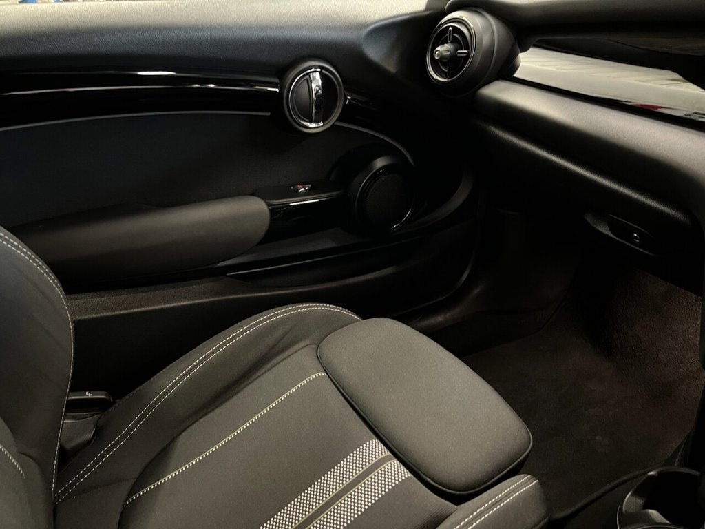 Used MINI Convertible 2022 for sale - 76386679: Photo 42