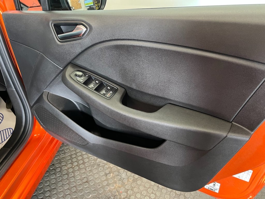 Used Renault Clio 2023 for sale - 78082270: Photo 18