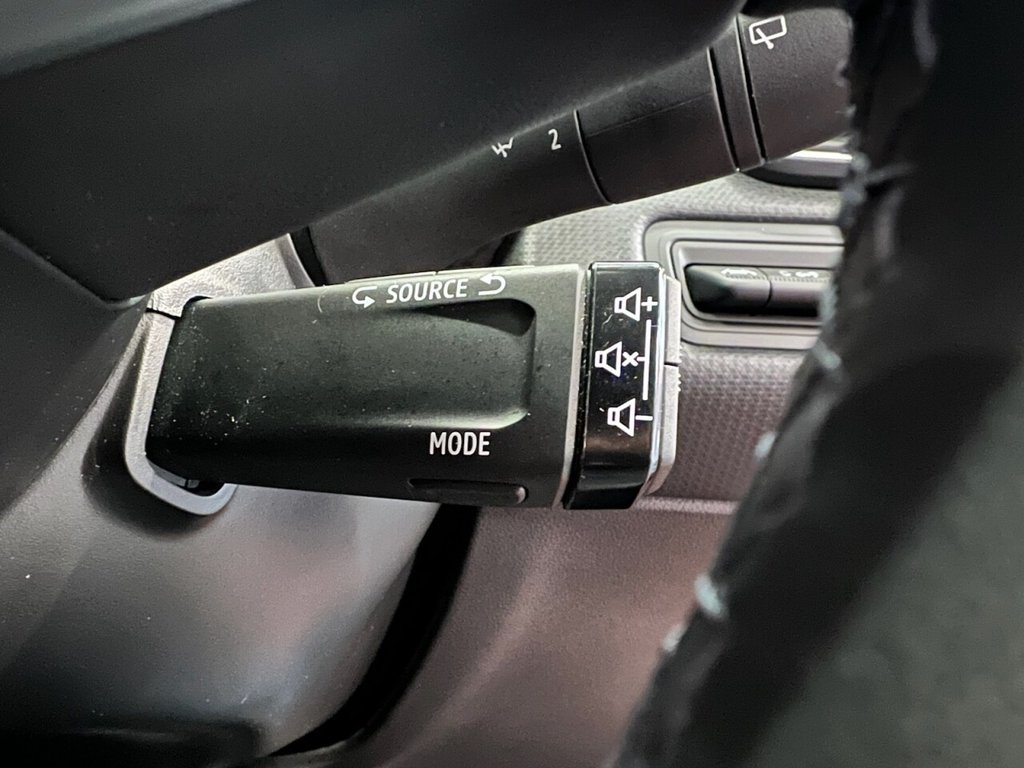 Used Renault Clio 2023 for sale - 78082270: Photo 30