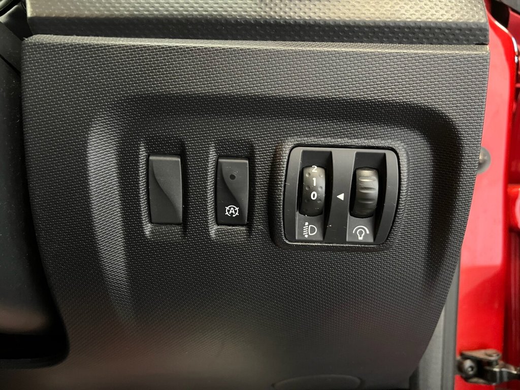 Used Renault Captur 2015 for sale - 76068301: Photo 34