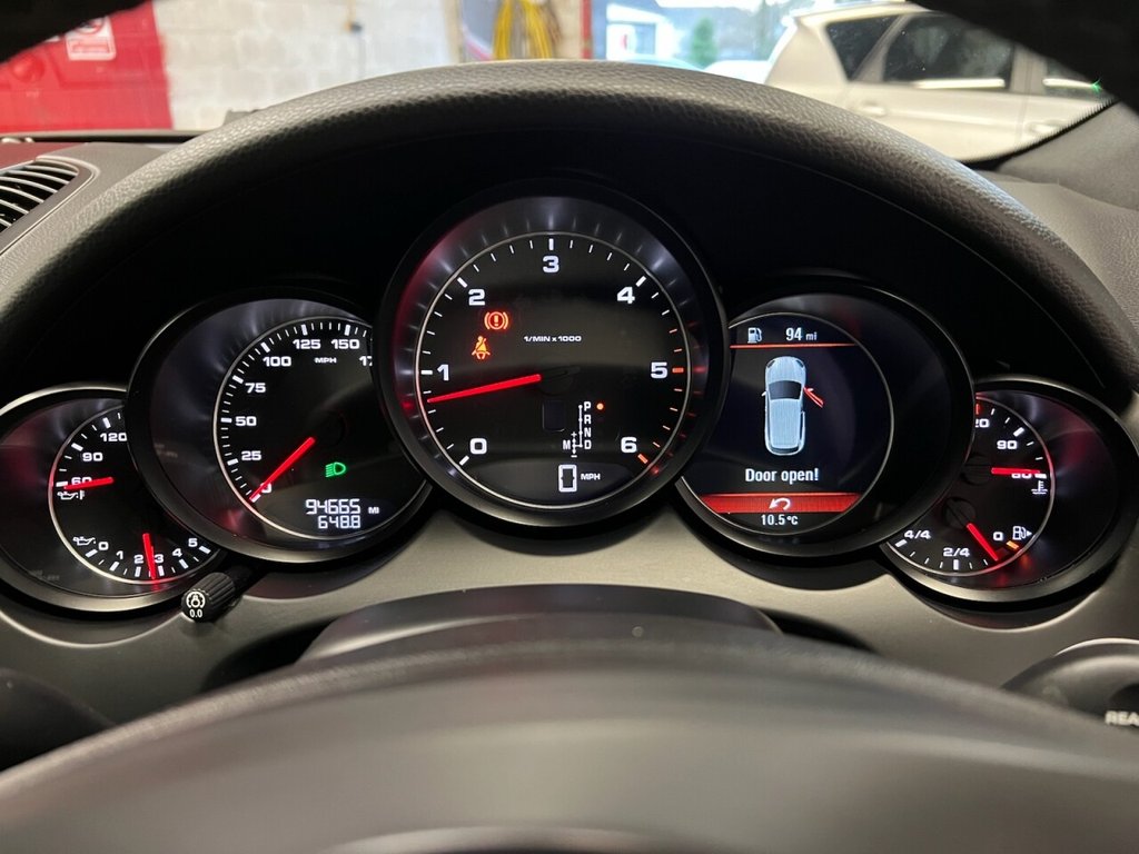 Used Porsche Cayenne 2012 for sale - 77621123: Photo 33