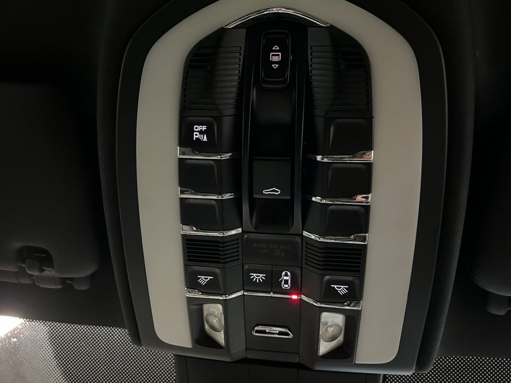 Used Porsche Cayenne 2012 for sale - 77621123: Photo 40