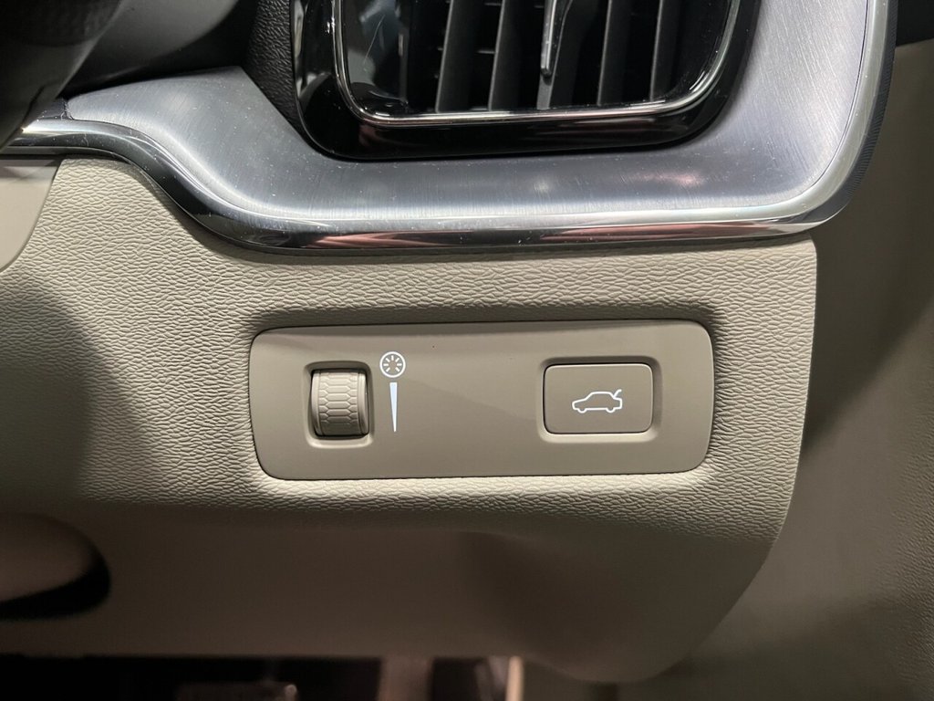 Used Volvo XC60 2019 for sale - 76973077: Photo 40