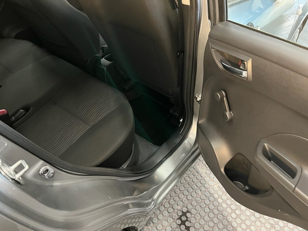 Used Suzuki Swift 2013 for sale - 76604380: Photo 15